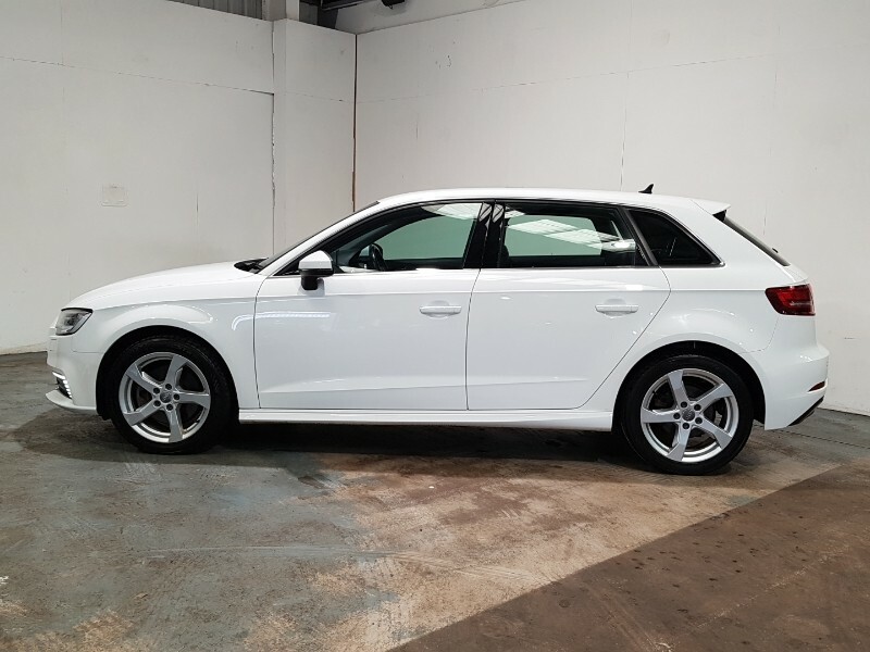 Audi A3 40 E-tron S Tronic White #4