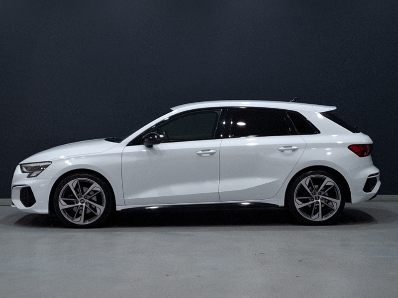 Audi A3 35 Tfsi Black Edition S Tronic GN73OLR White #4