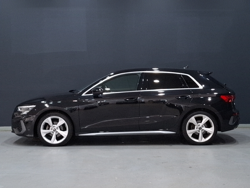 Audi A3 35 Tfsi S Line S Tronic Black #4