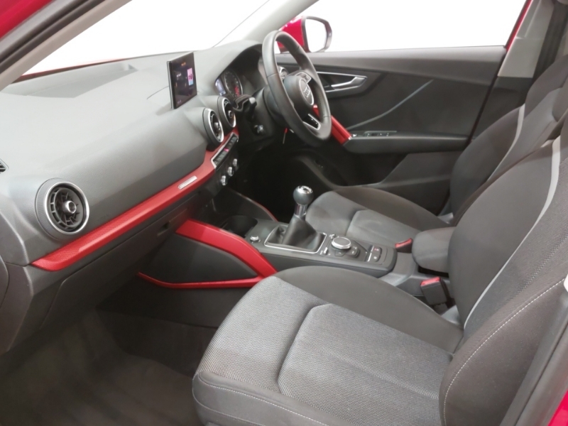Audi Q2 1.0 Tfsi Sport Red #5
