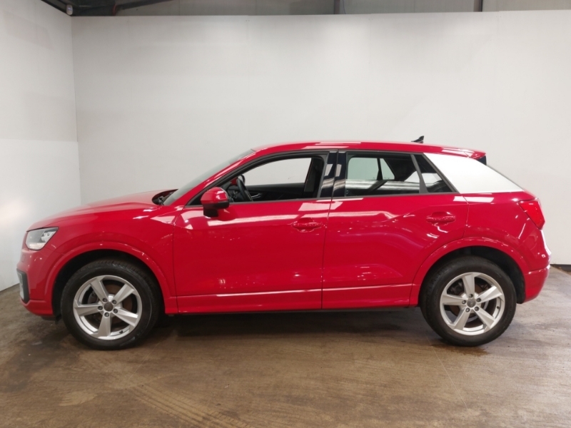 Audi Q2 1.0 Tfsi Sport Red #4