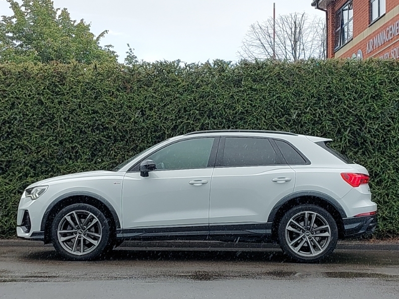 Audi Q3 35 Tfsi Black Edition S Tronic FA21HSU White #4