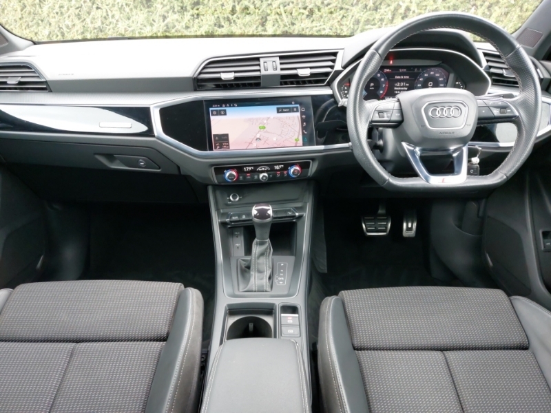 Audi Q3 35 Tfsi Black Edition S Tronic FA21HSU White #3