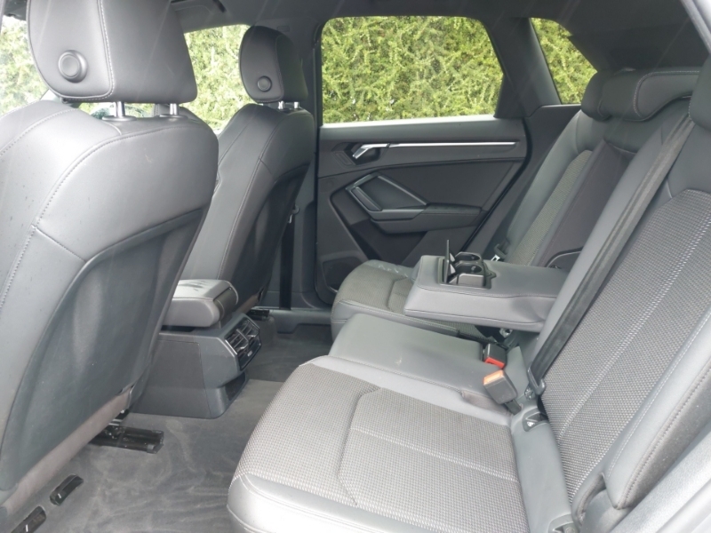 Audi Q3 35 Tfsi Black Edition S Tronic FA21HSU White #6