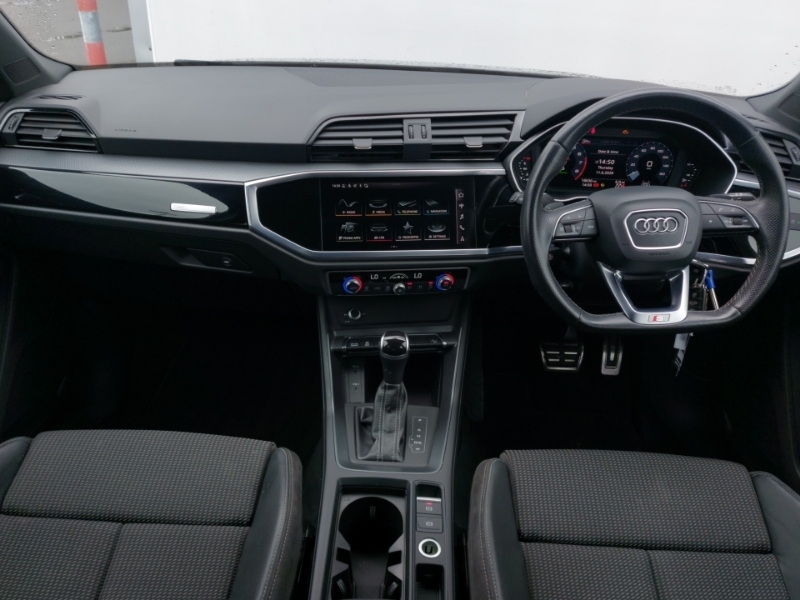 Audi Q3 35 Tfsi Black Edition S Tronic LE21HXN Blue #3