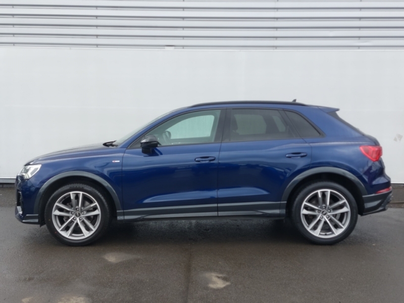 Audi Q3 35 Tfsi Black Edition S Tronic LE21HXN Blue #4