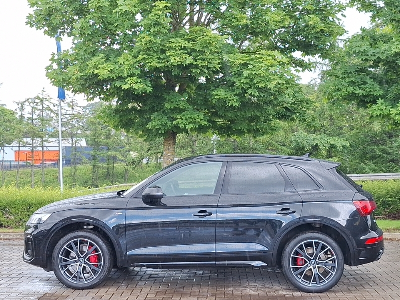 Audi Q5 40 Tdi Quattro Edition 1 S Tronic Black #4