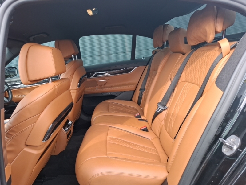 BMW 7 Series 740D Xdrive M Sport Black #6