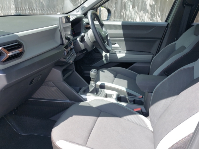 Dacia Duster 1.2 Tce Mild Hybrid 140 Extreme Grey #5