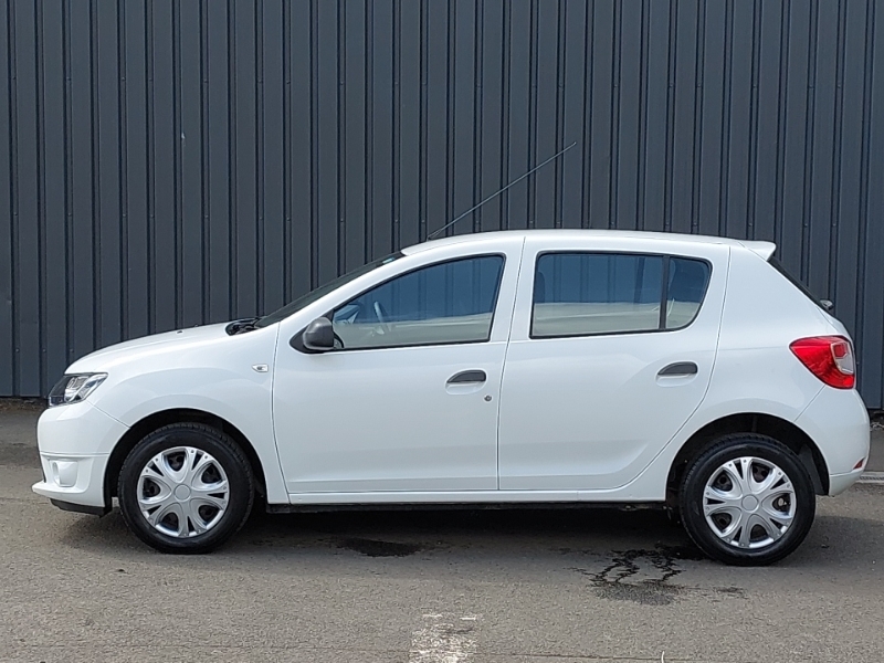 Dacia Sandero 1.2 16V 75 Ambiance White #4