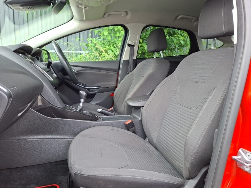 Ford Focus 1.5 Tdci 120 Titanium BW17ORA Red #5