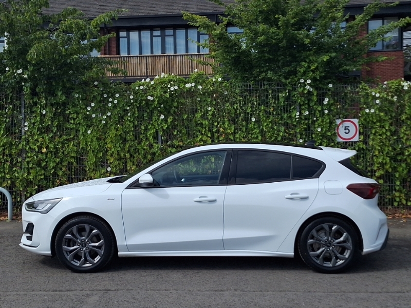Ford Focus 1.0 Ecoboost Hybrid Mhev 155 St-line White #4