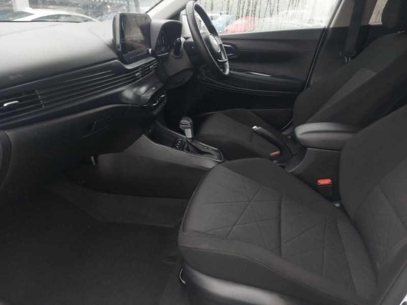 Hyundai Bayon 1.0 Tgdi 48V Mhev Premium Dct White #5
