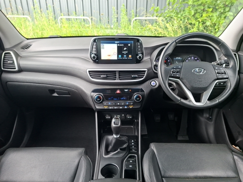 Hyundai Tucson 1.6 Gdi Premium 2Wd White #2