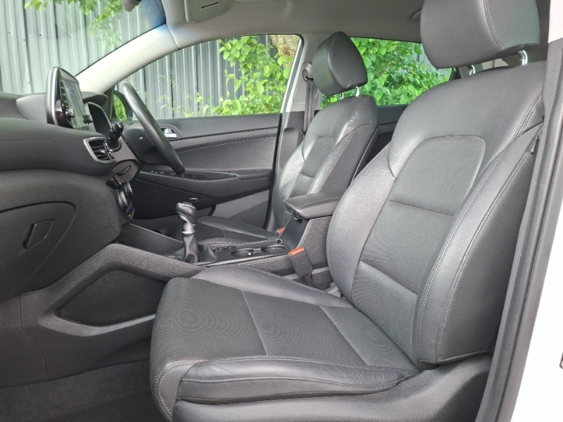 Hyundai Tucson 1.6 Gdi Premium 2Wd White #4