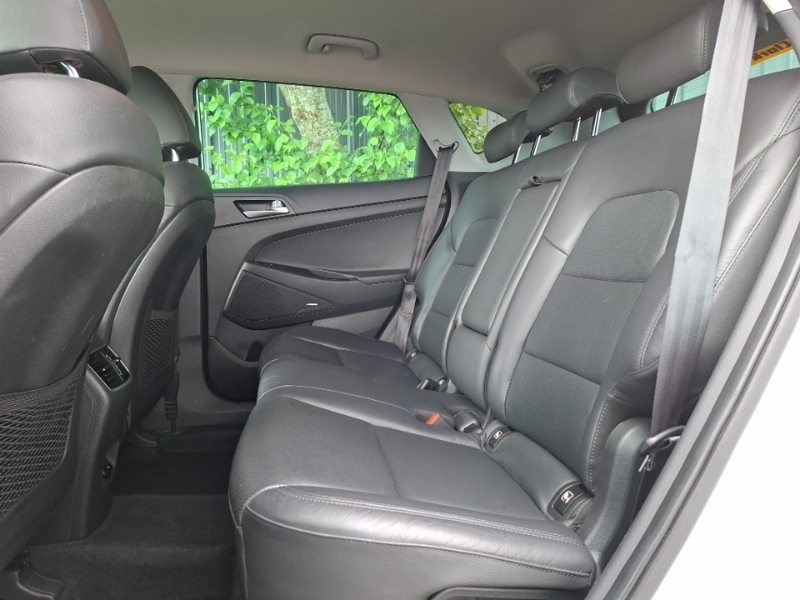 Hyundai Tucson 1.6 Gdi Premium 2Wd White #5