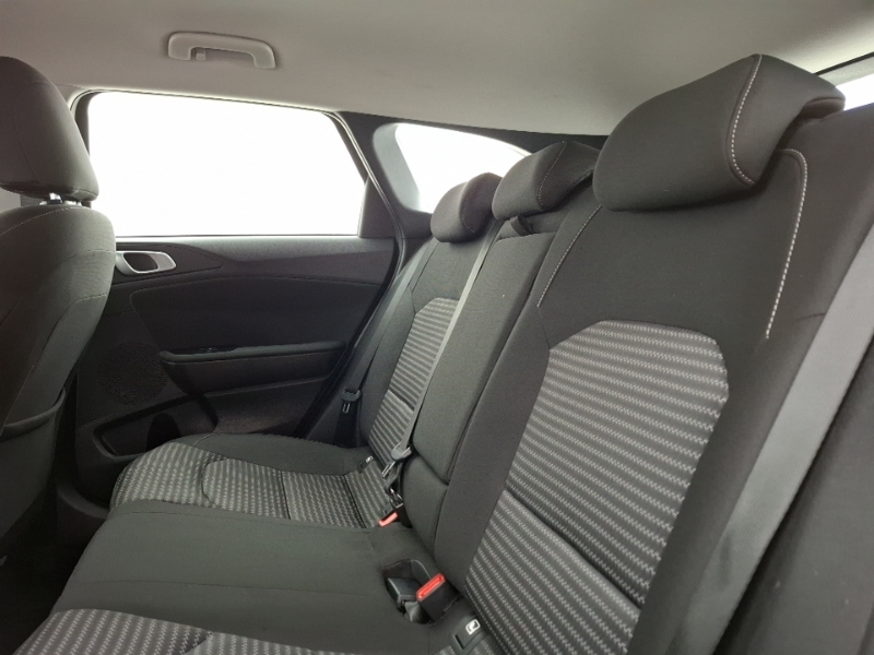 Kia Ceed 1.5T Gdi Isg 2 Red #6