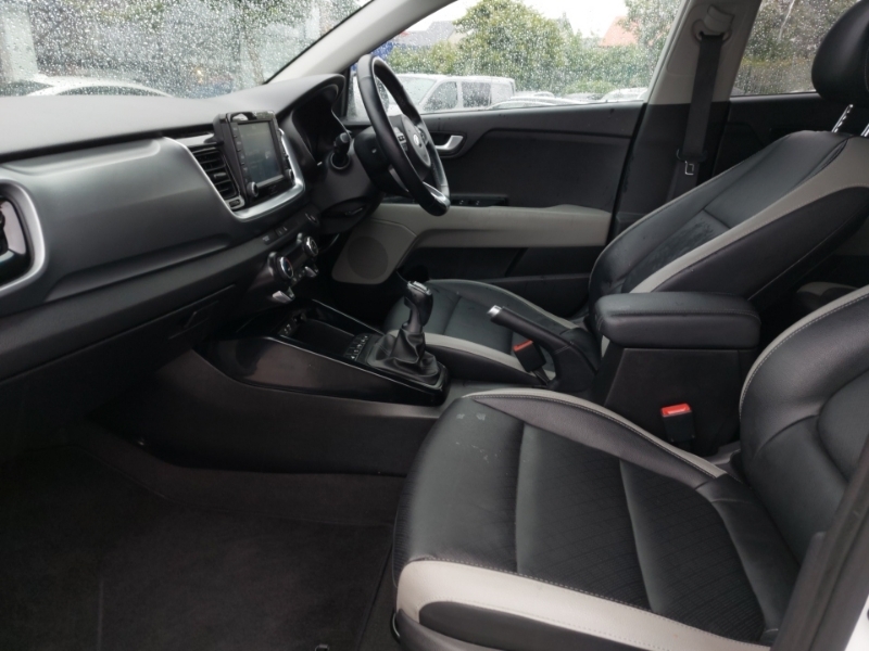 Kia Stonic 1.0T Gdi 4 White #5