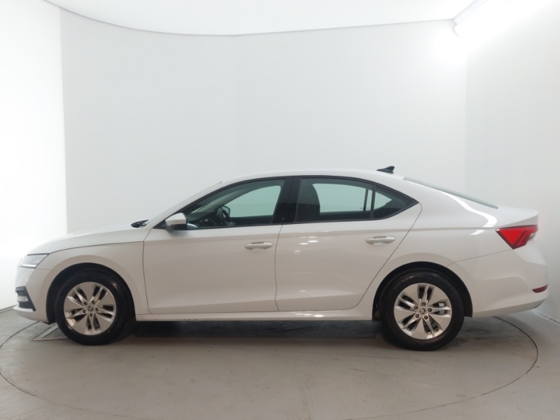 Skoda Octavia 1.0 Tsi Se Technology White #4