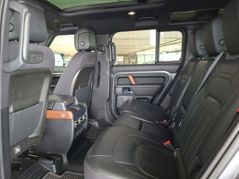 Land Rover Defender 110 2.0 D240 First Edition 110 7 Seat Silver #6