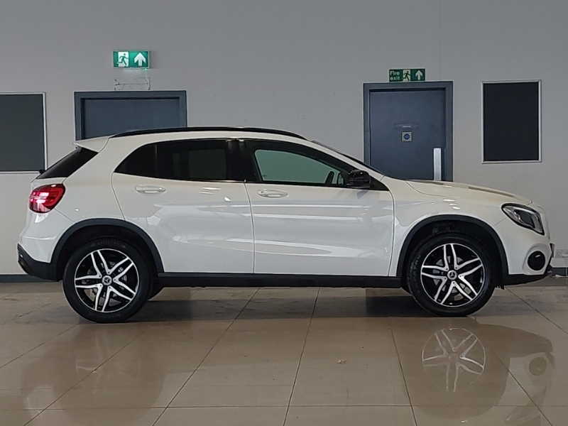 Mercedes-Benz GLA Class Gla 180 Urban Edition White #3