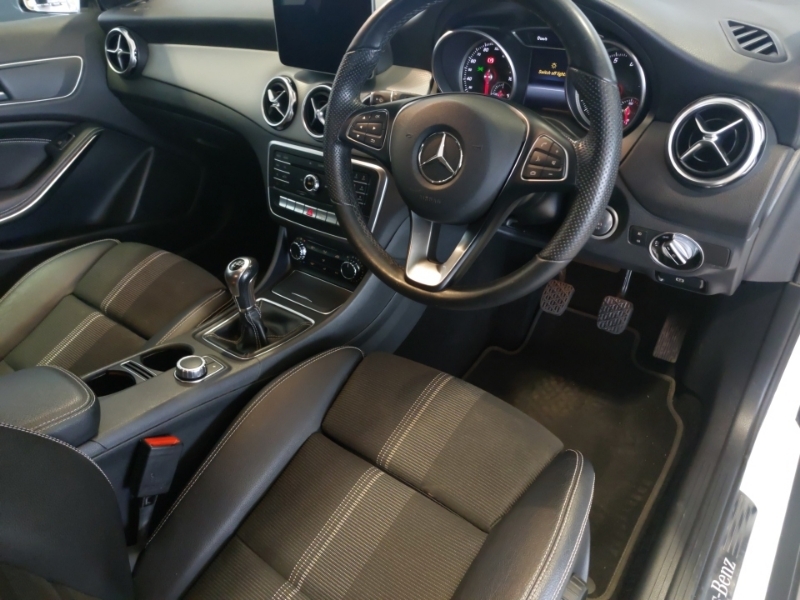 Mercedes-Benz GLA Class Gla 180 Urban Edition White #6