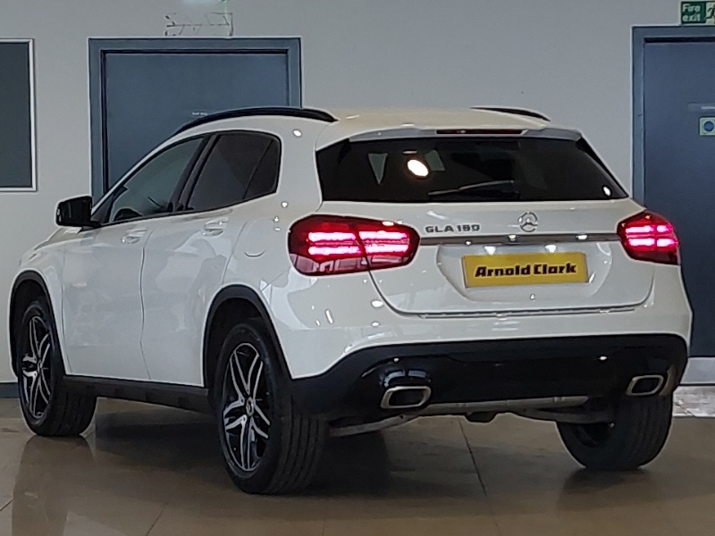 Mercedes-Benz GLA Class Gla 180 Urban Edition White #2