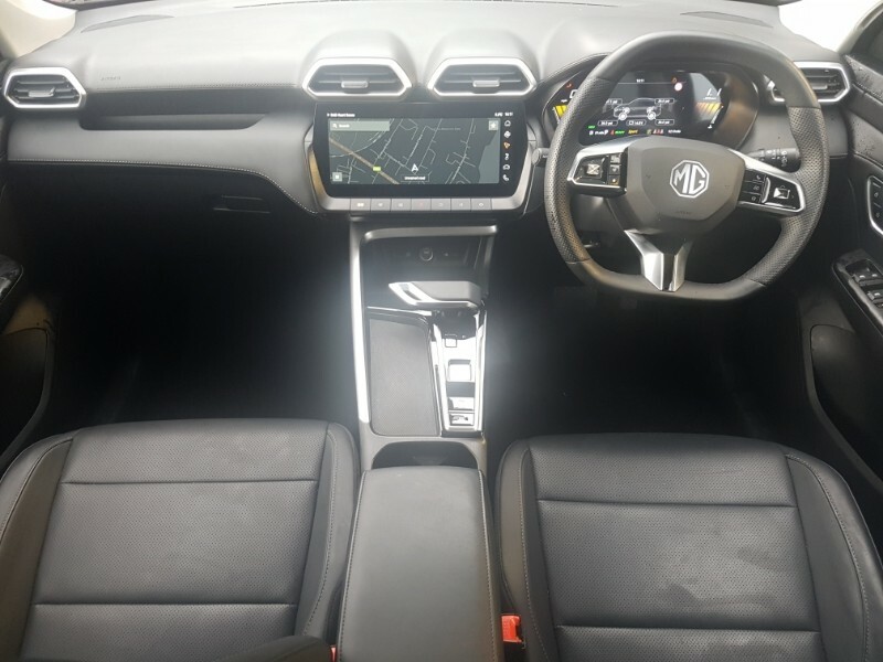 MG ZS 1.5 Hybrid Trophy Red #3