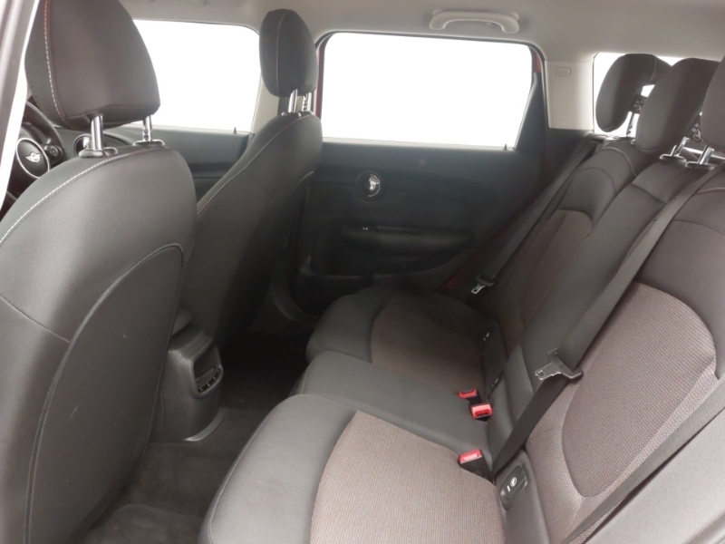 Mini Clubman 2.0 Cooper D 6Dr Red #6