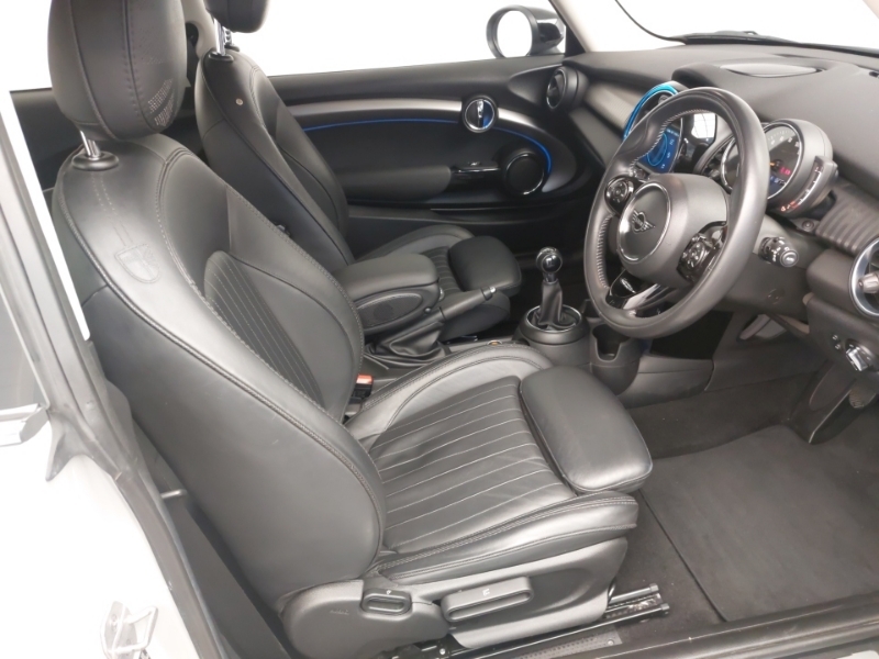 Mini Hatch 1.5 Cooper Exclusive II MT70AMO Silver #6