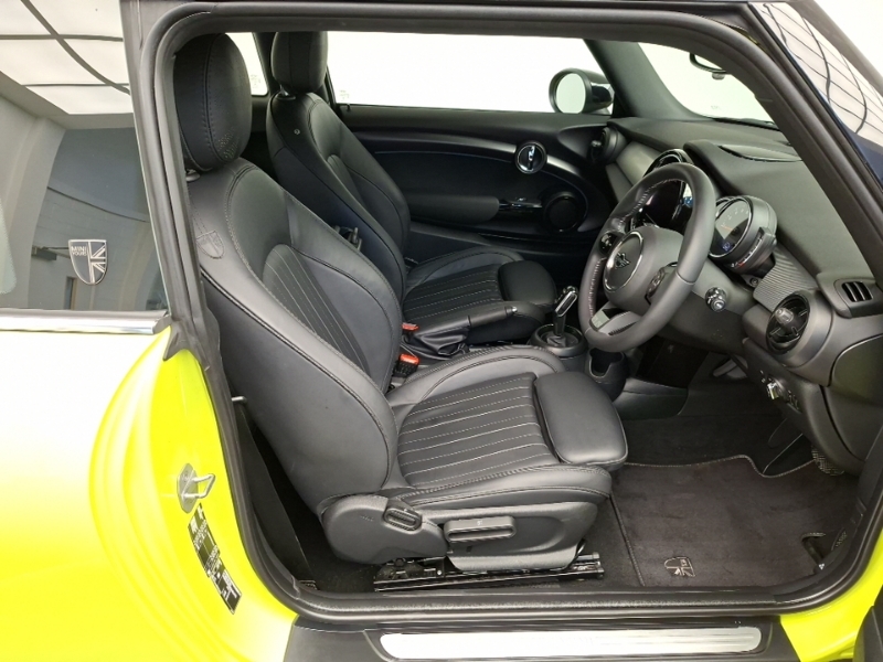 Mini Hatch 1.5 Cooper Exclusive AF23PXC Yellow #6