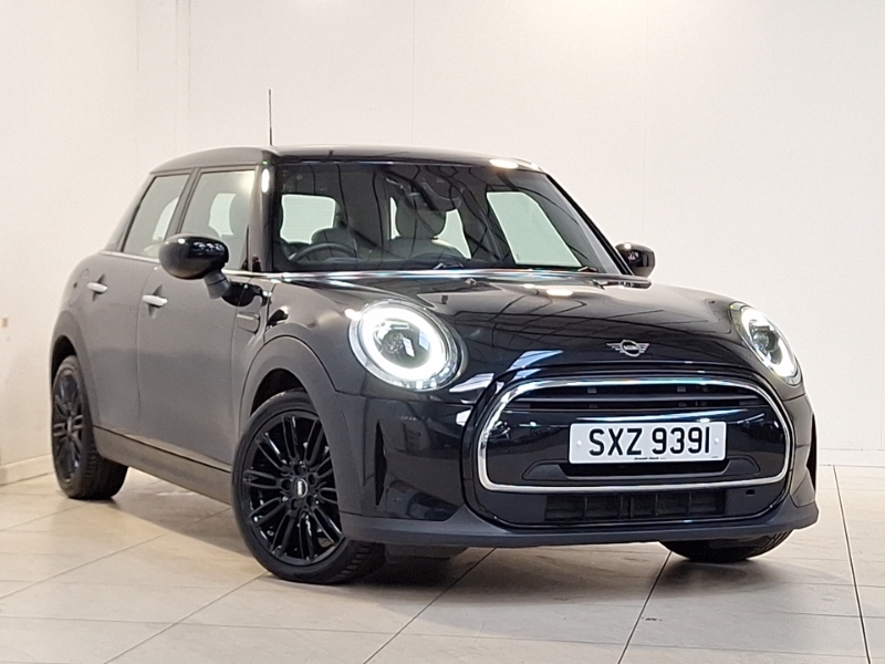 Mini Hatch 1.5 Cooper Exclusive Premium SXZ9391 Black