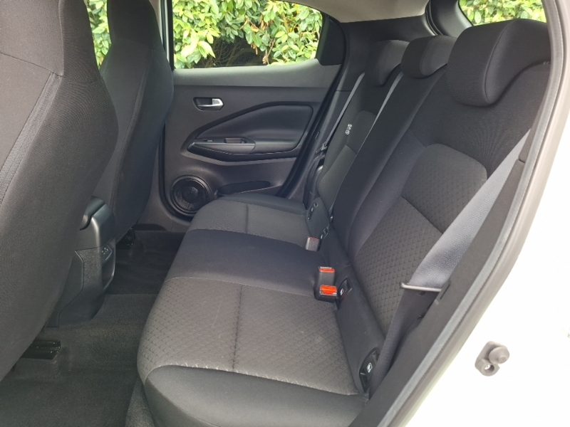 Nissan Juke 1.0 Dig-t Acenta Premium Dct White #6