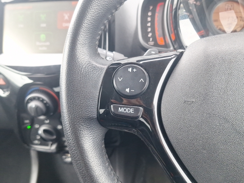 Peugeot 108 Active Red #12