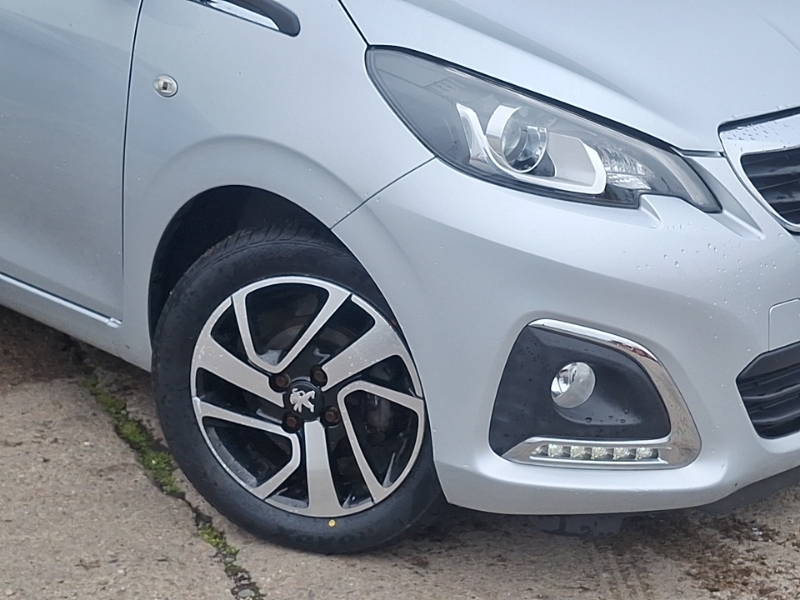 Peugeot 108 Active Red #20