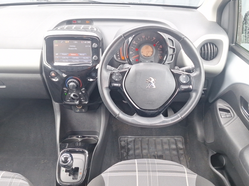 Peugeot 108 Active Red #8