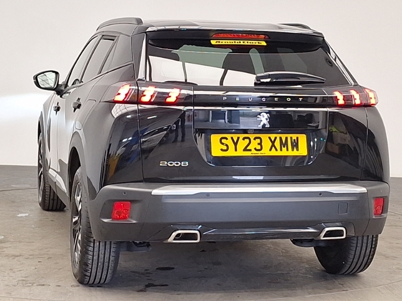 Peugeot 2008 1.2 Puretech 130 Allure Premium Black #2