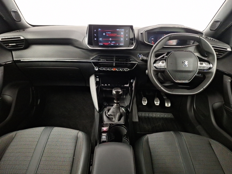 Peugeot 2008 1.2 Puretech 130 Allure Premium Black #3