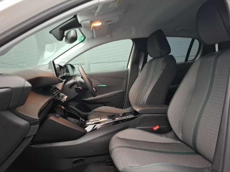 Peugeot e-208 100Kw Allure Premium 50Kwh White #5