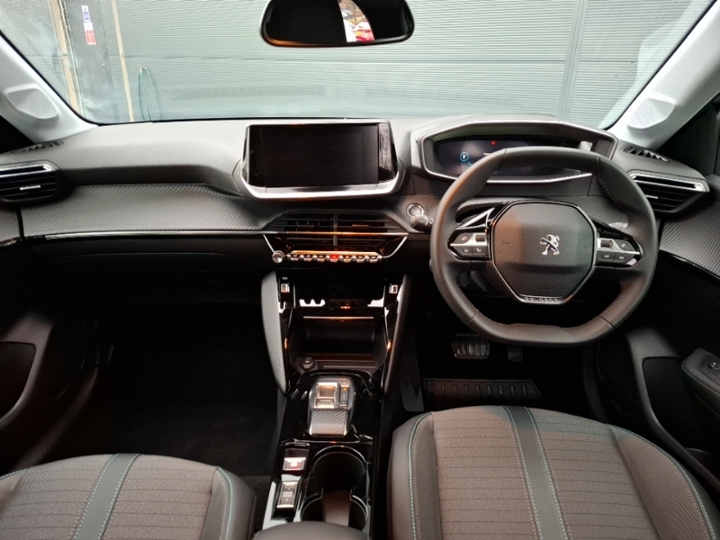 Peugeot e-208 100Kw Allure Premium 50Kwh White #3