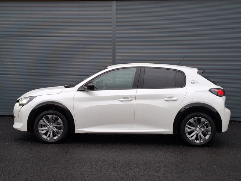 Peugeot e-208 100Kw Allure Premium 50Kwh White #4