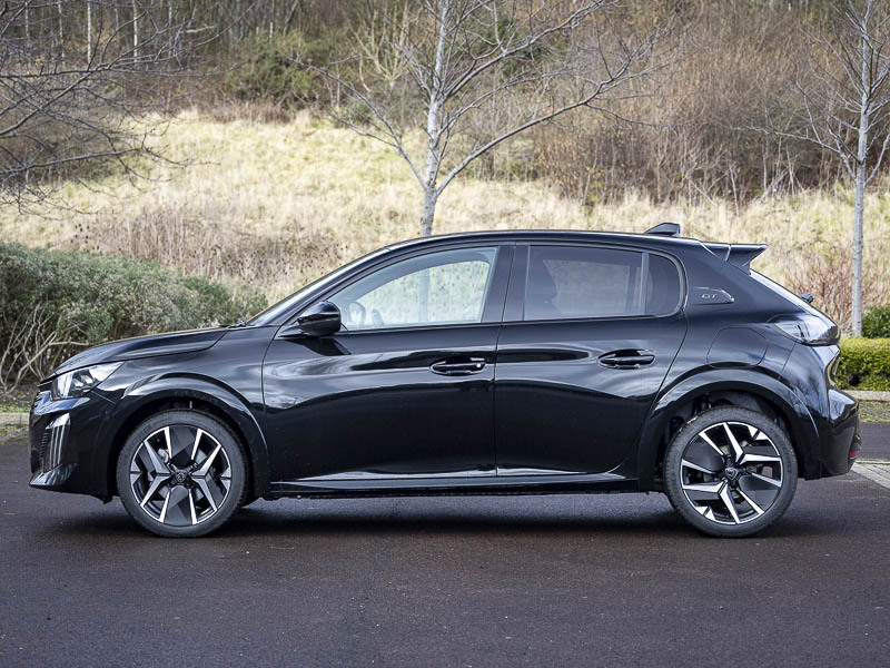 Peugeot 208 1.2 Hybrid 110 Gt E-dsc6 Black #4
