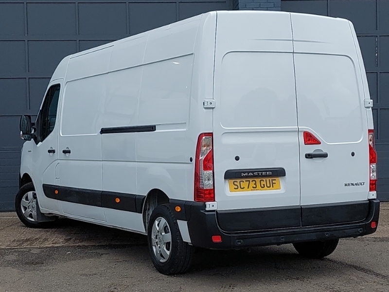 Renault Master Lm35 Blue Dci 135 Advance Medium Roof Van White #2