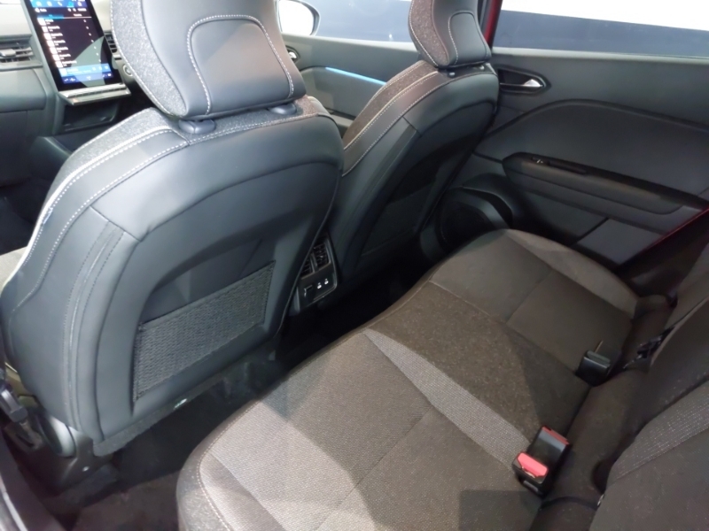 Renault Symbioz 1.3 Tce 140 Techno Red #6