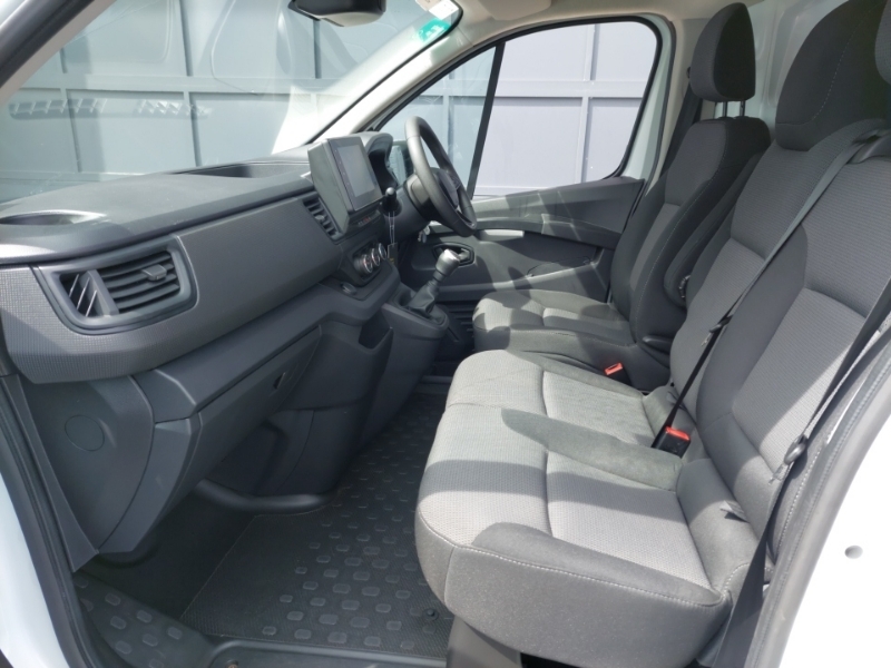 Renault Trafic Ll30 Blue Dci 130 Advance Safety Van White #5