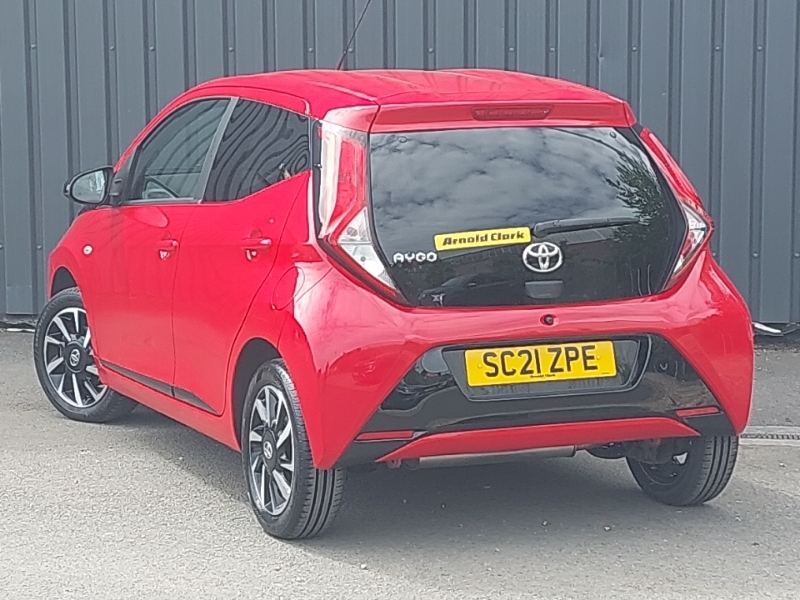 Toyota Aygo 1.0 Vvt-i X-trend Tss X-shift Red #2
