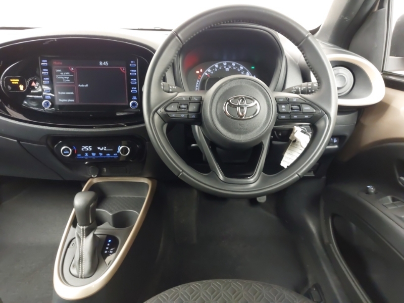 Toyota Aygo X Pure Automatic White #8