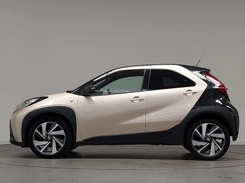 Toyota Aygo X 1.0 Vvt-i Edge Beige #4