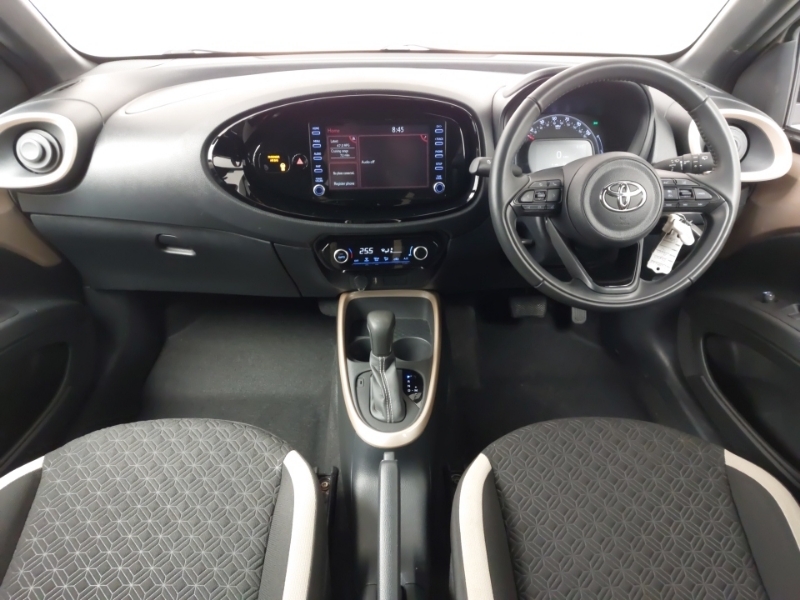 Toyota Aygo X 1.0 Vvt-i Edge Beige #3