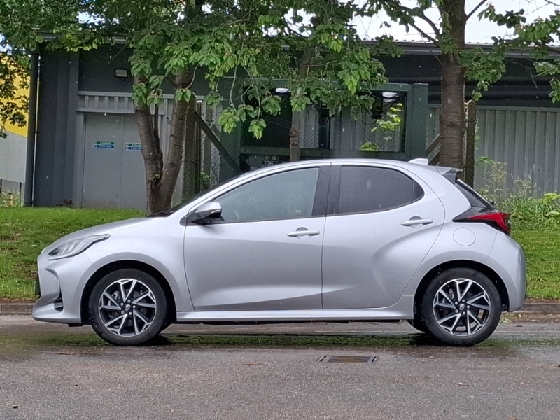 Toyota Yaris 1.5 Hybrid Design Cvt Navpanoramic Roof Silver #4